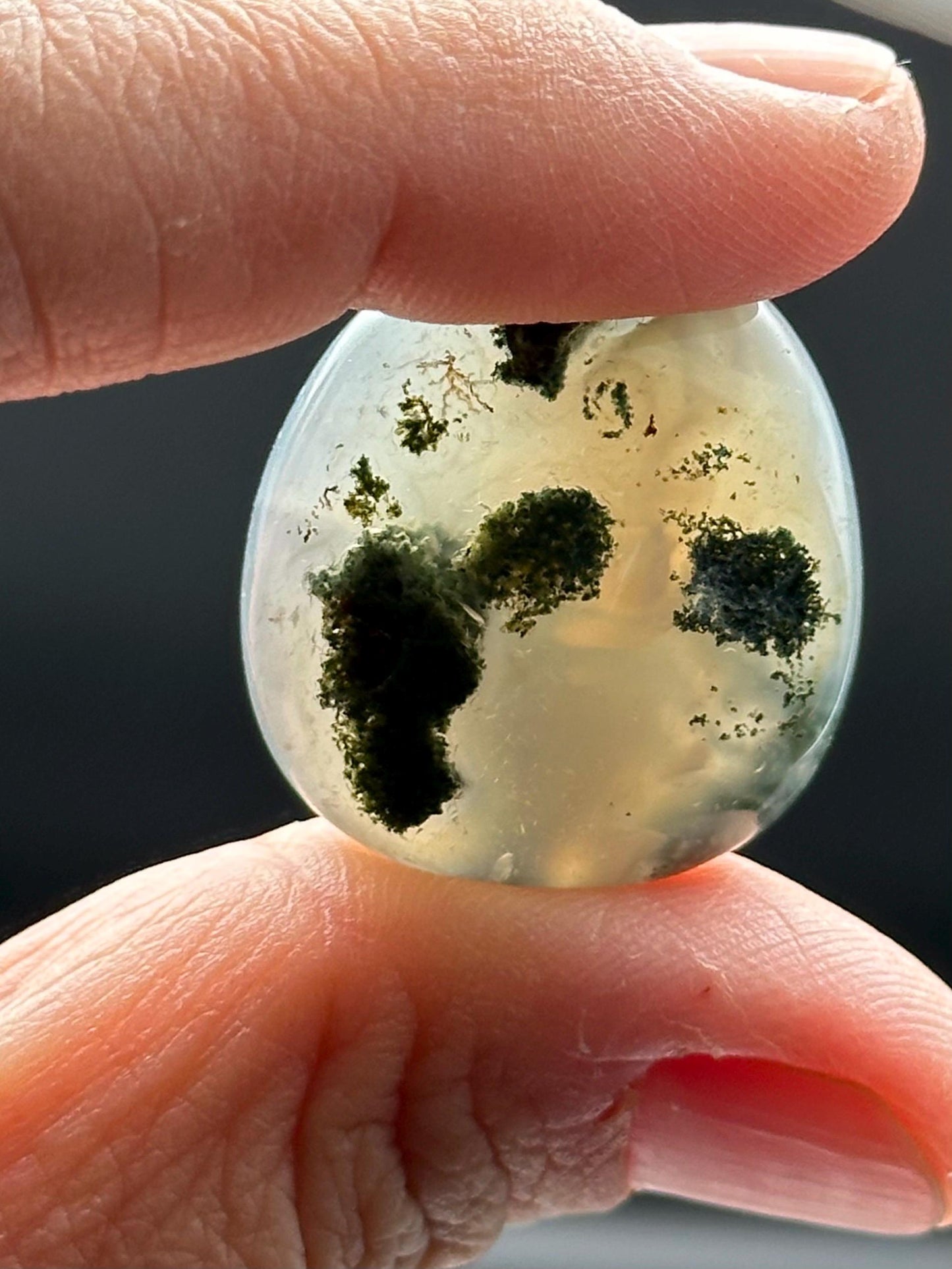 One (1) Moss Agate Tumble