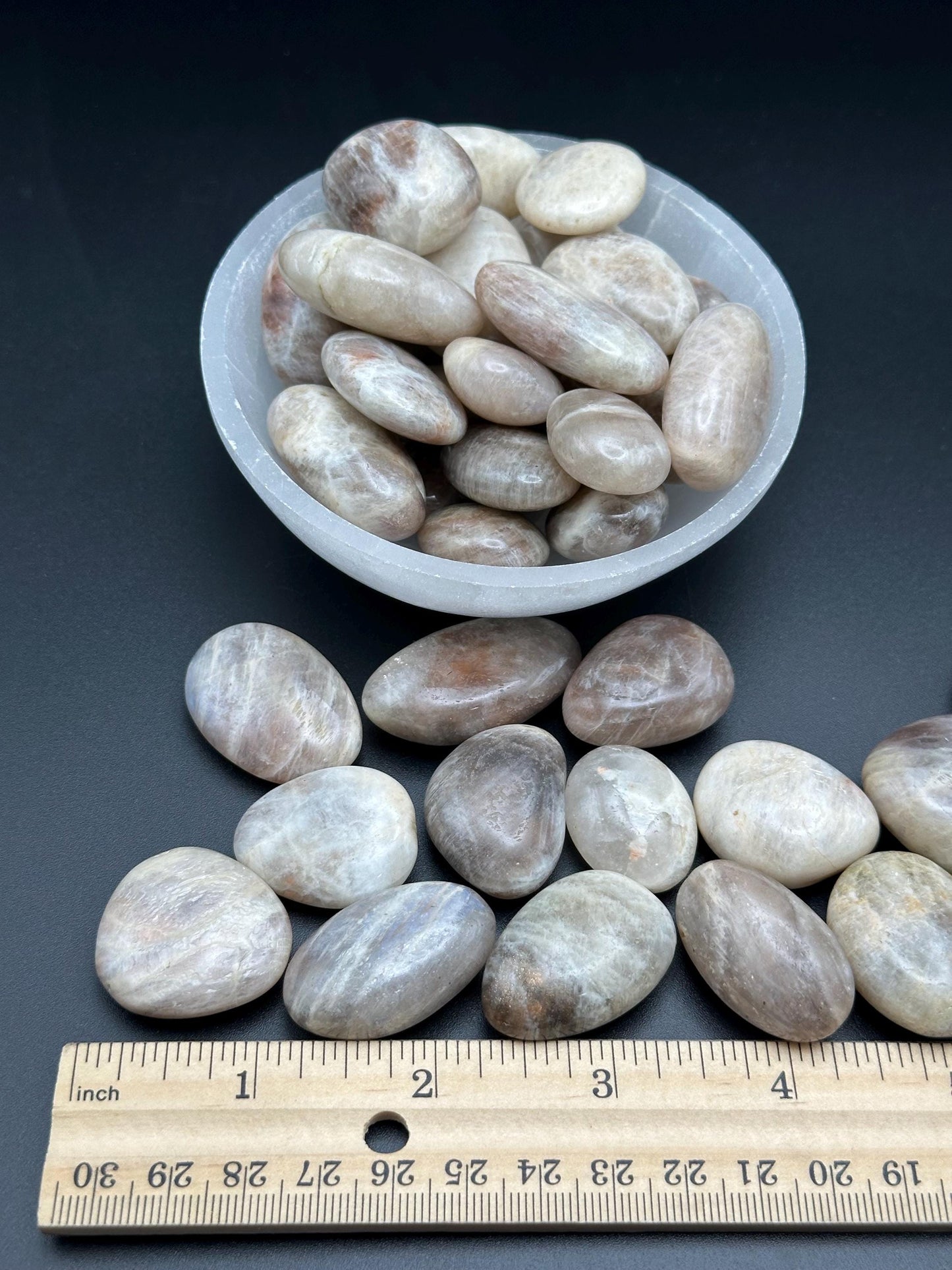 One (1) Sunstone Moonstone Tumble