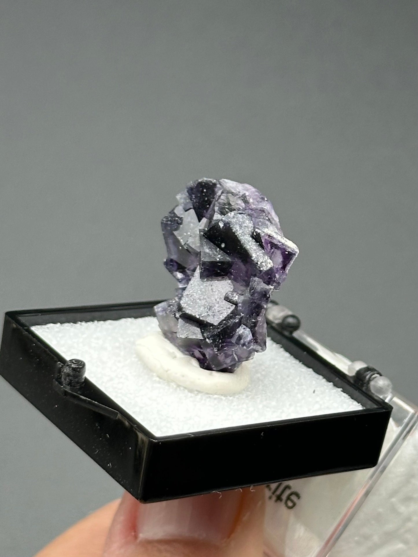 Fluorite in a perky box from the Yindu Mine, Inner Mongolia, China