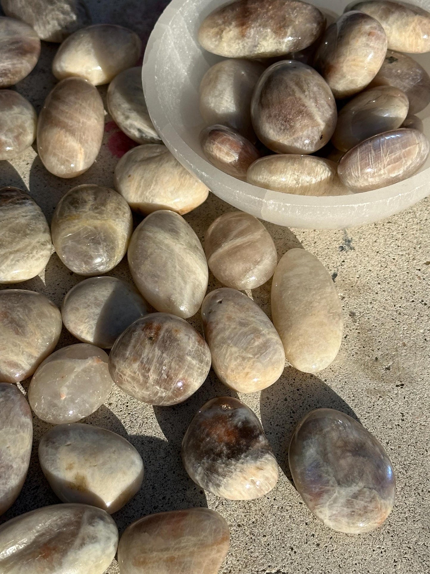 One (1) Sunstone Moonstone Tumble