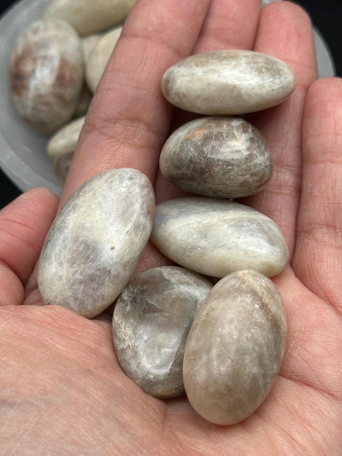One (1) Sunstone Moonstone Tumble
