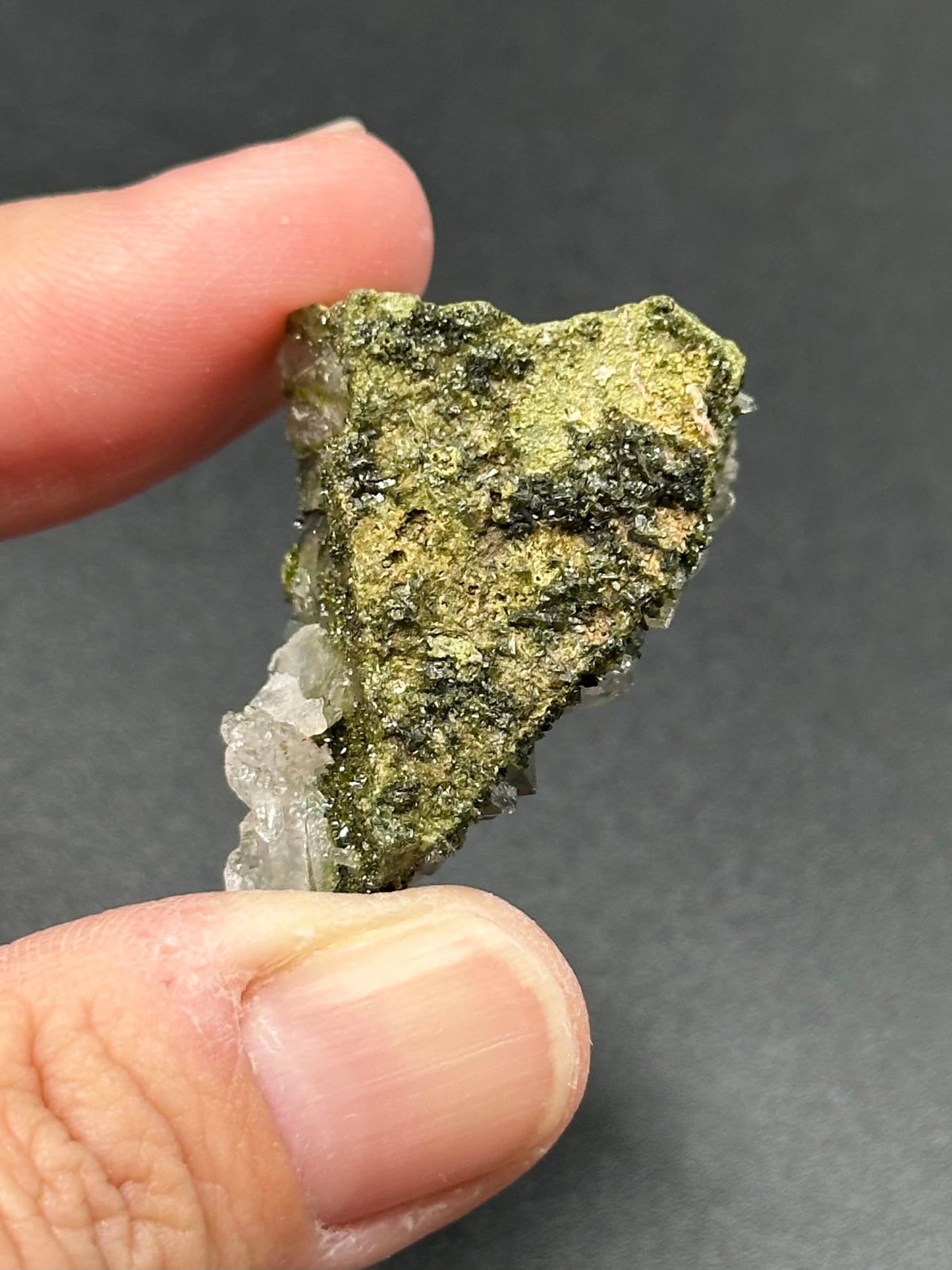 Small Epidote and Quartz from Hakkari Province, Turkey