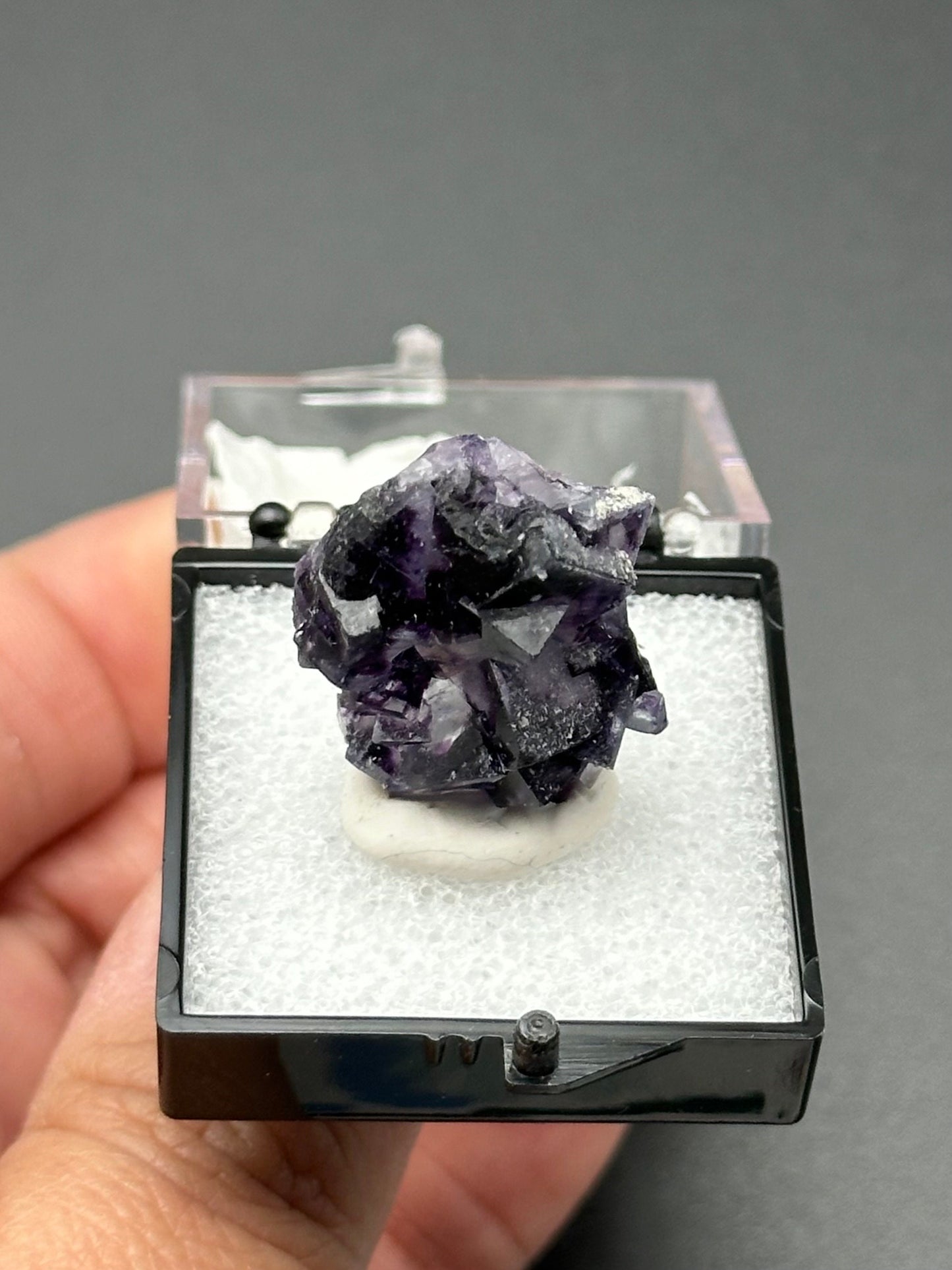 Fluorite in a perky box from the Yindu Mine, Inner Mongolia, China
