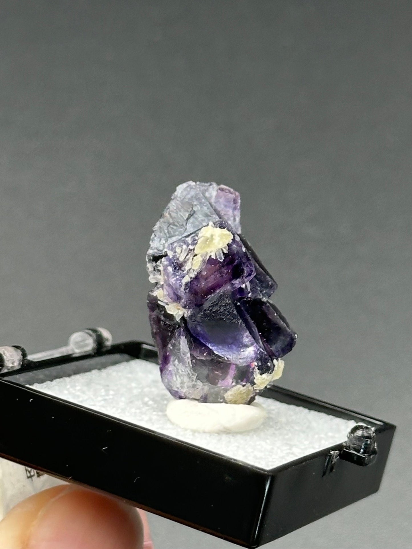Fluorite Specimen in a perky box from the Yindu Mine, Inner Mongolia, China