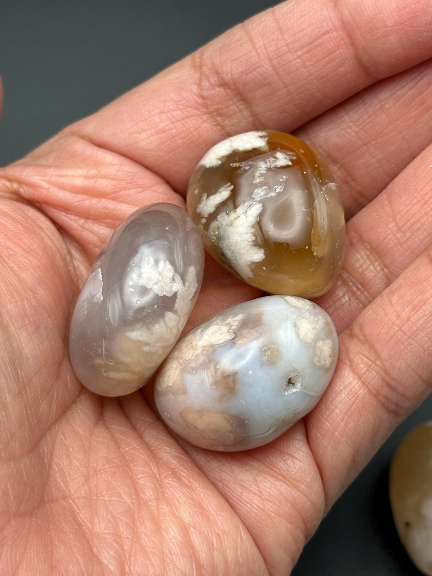 One (1) Flower Agate Tumble