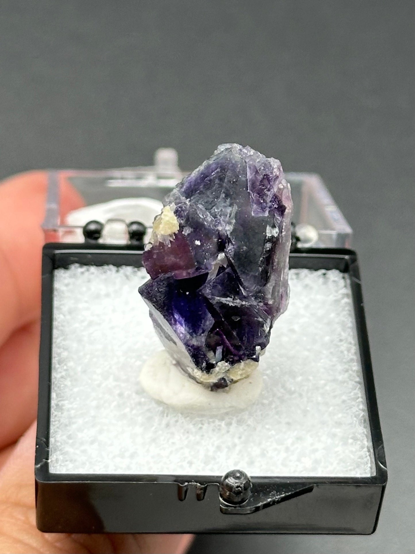 Fluorite Specimen in a perky box from the Yindu Mine, Inner Mongolia, China