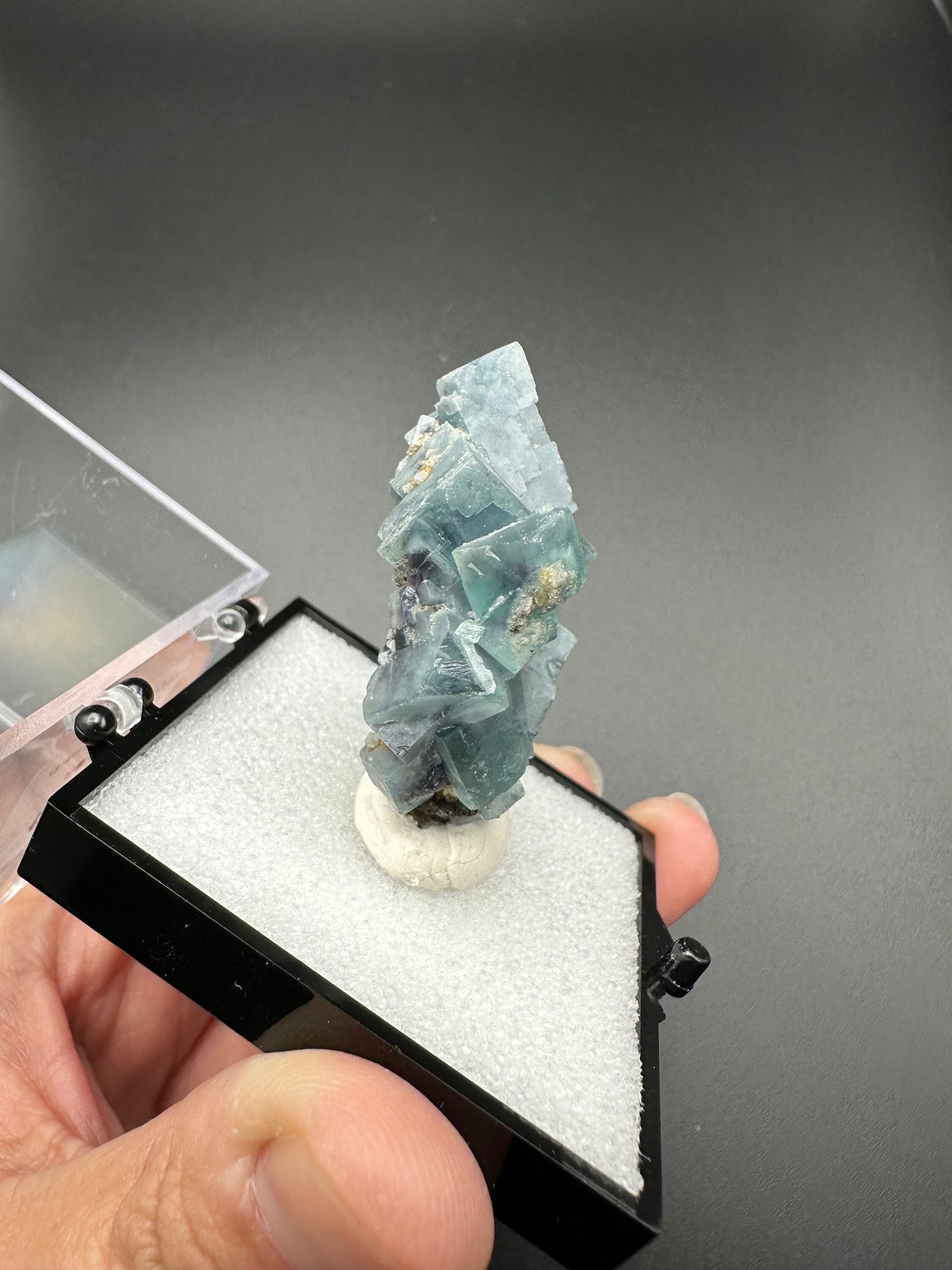 Fluorite in perky box from the Yindu Mine, Inner Mongolia, China