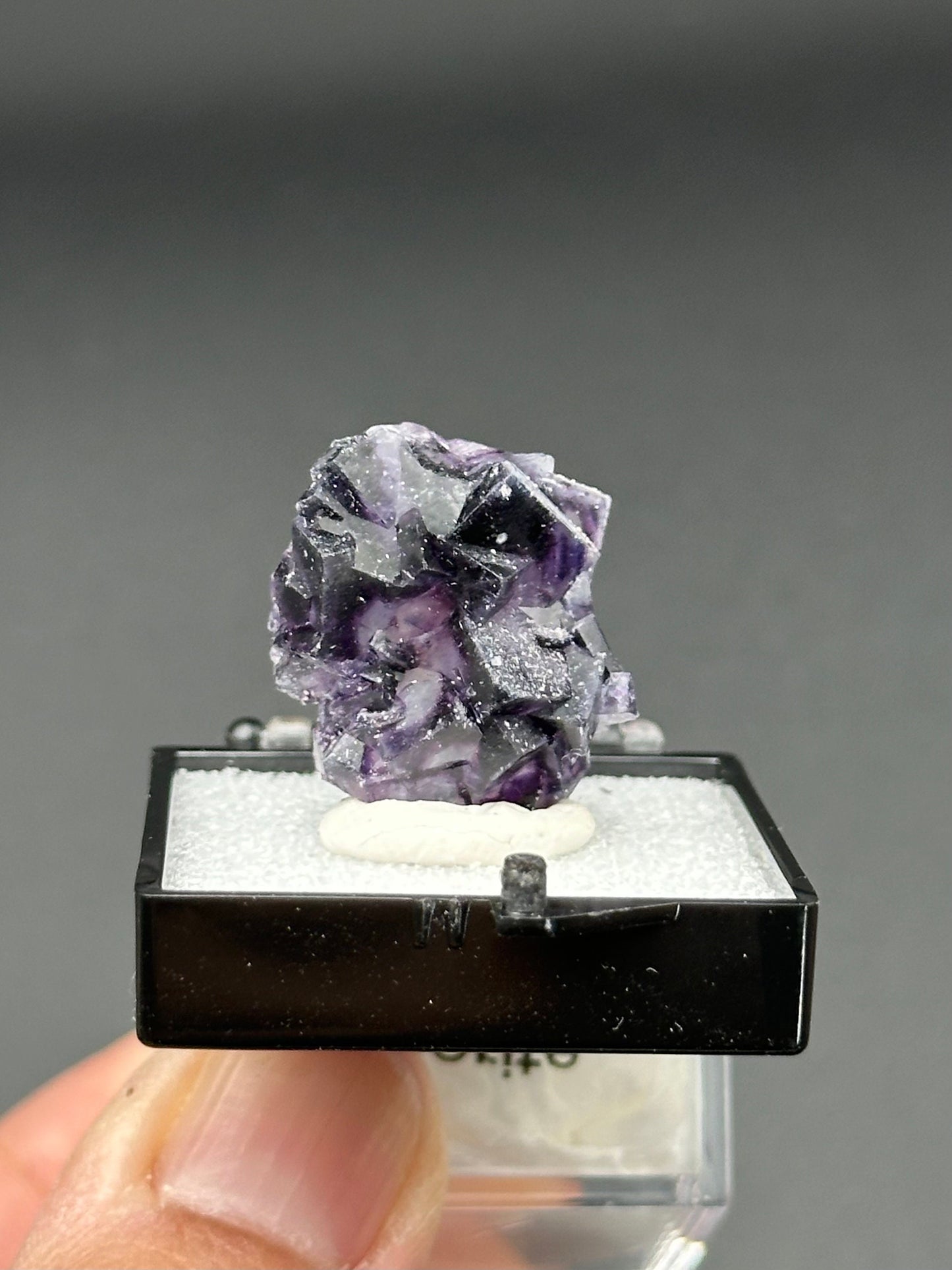 Fluorite in a perky box from the Yindu Mine, Inner Mongolia, China