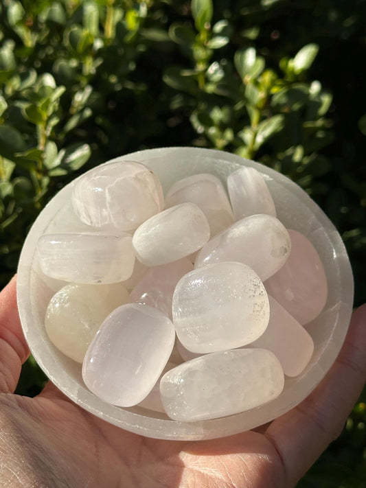 One (1) Mangano Calcite Tumble