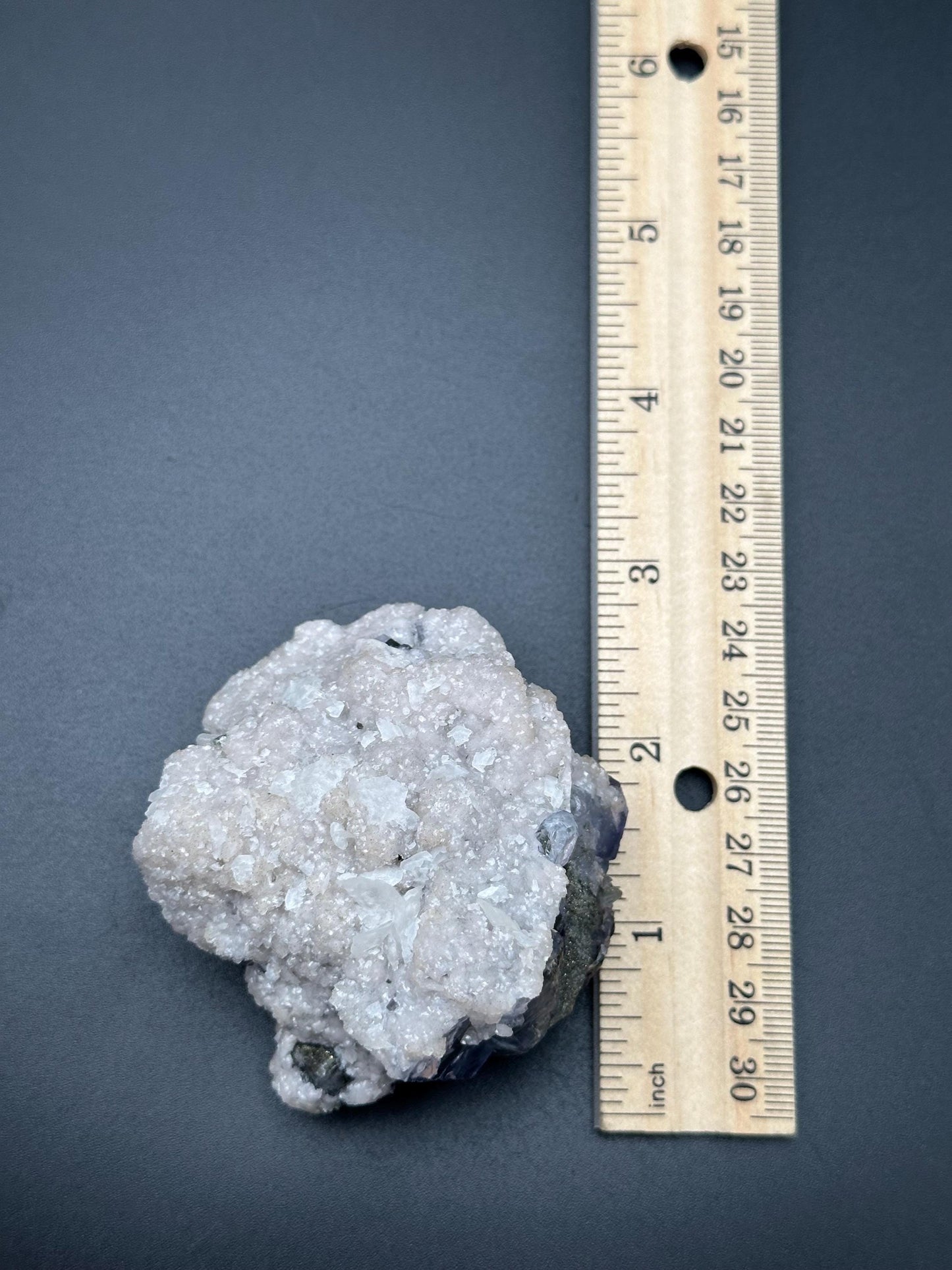 Fluorite with Quartz and Calcite from the Manaoshan Mine